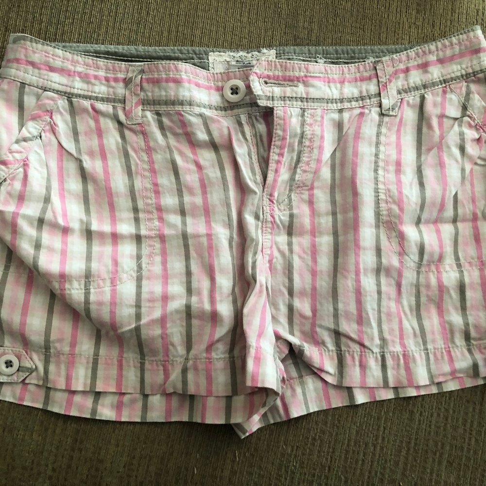 So Wear It Declare It Plaid Shorts Size 7 EUC